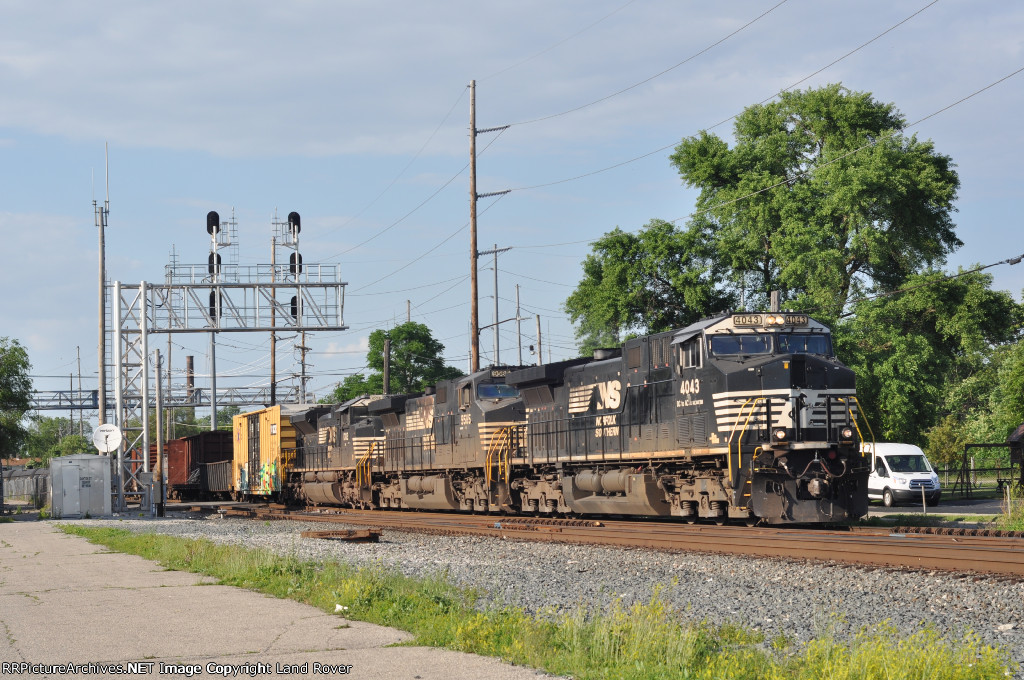 NS 4043 East